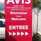 Totem personnalisé en Guadeloupe et Martinique – Empreinte Marquage